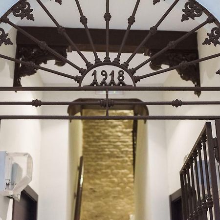 Las Columnas De Julia Sevilla Bagian luar foto